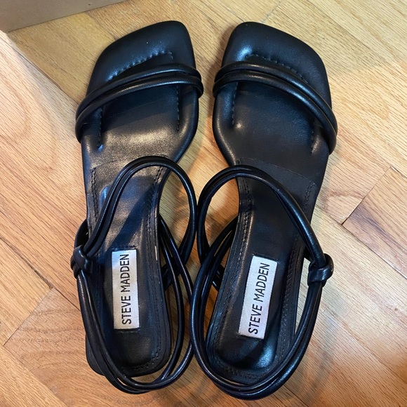 Steve Madden Hattie sandals - Picture 3 of 4